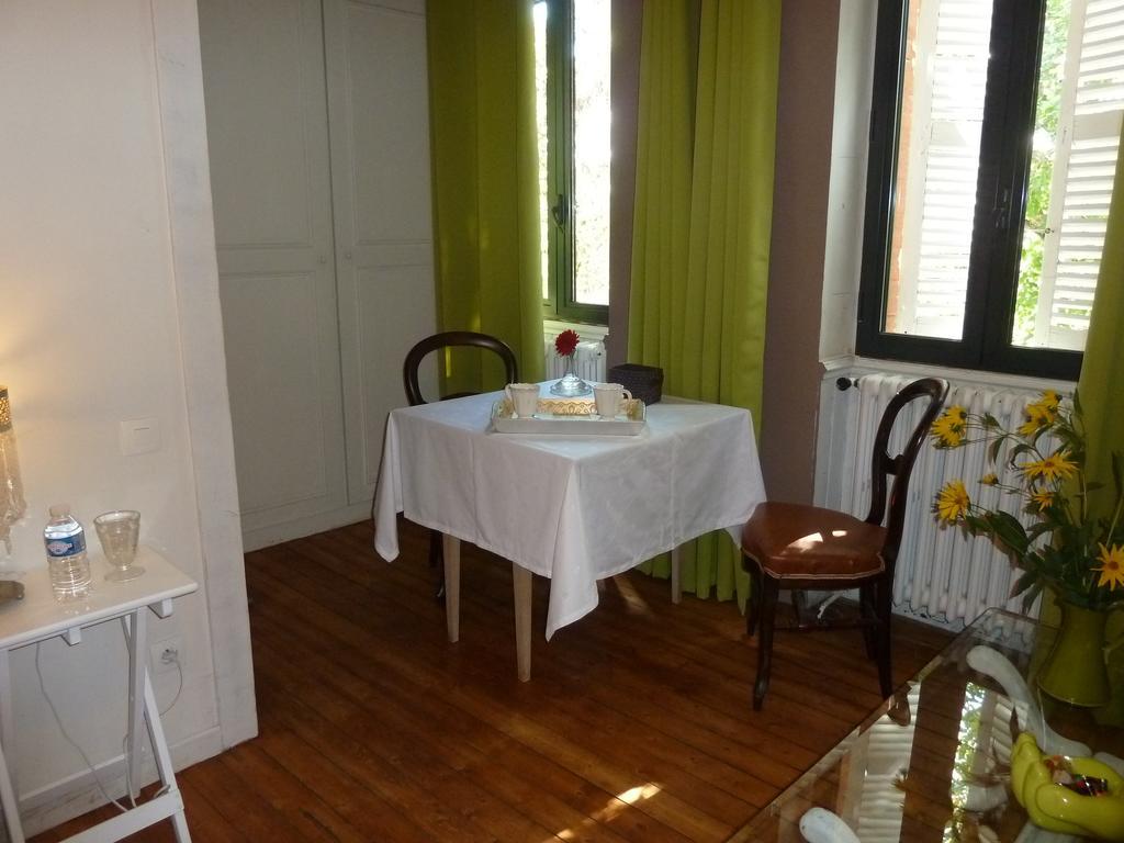 Chambre D'Hotes "Le Village" Villenouvelle Pokoj fotografie