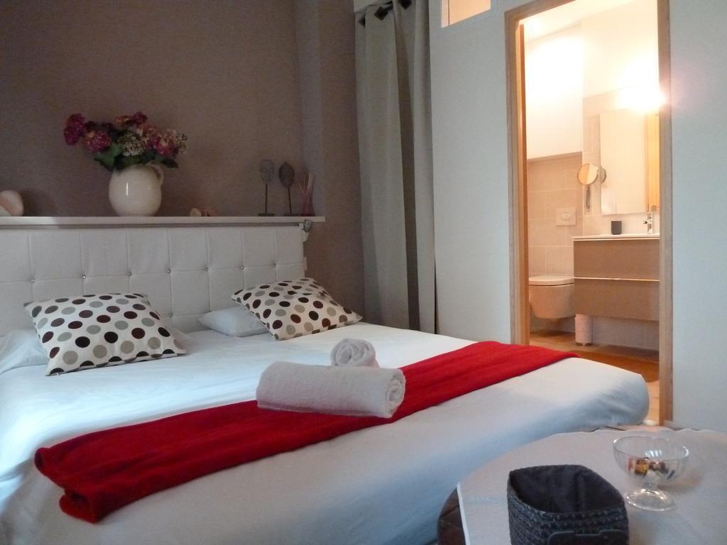 Chambre D'Hotes "Le Village" Villenouvelle Exteriér fotografie